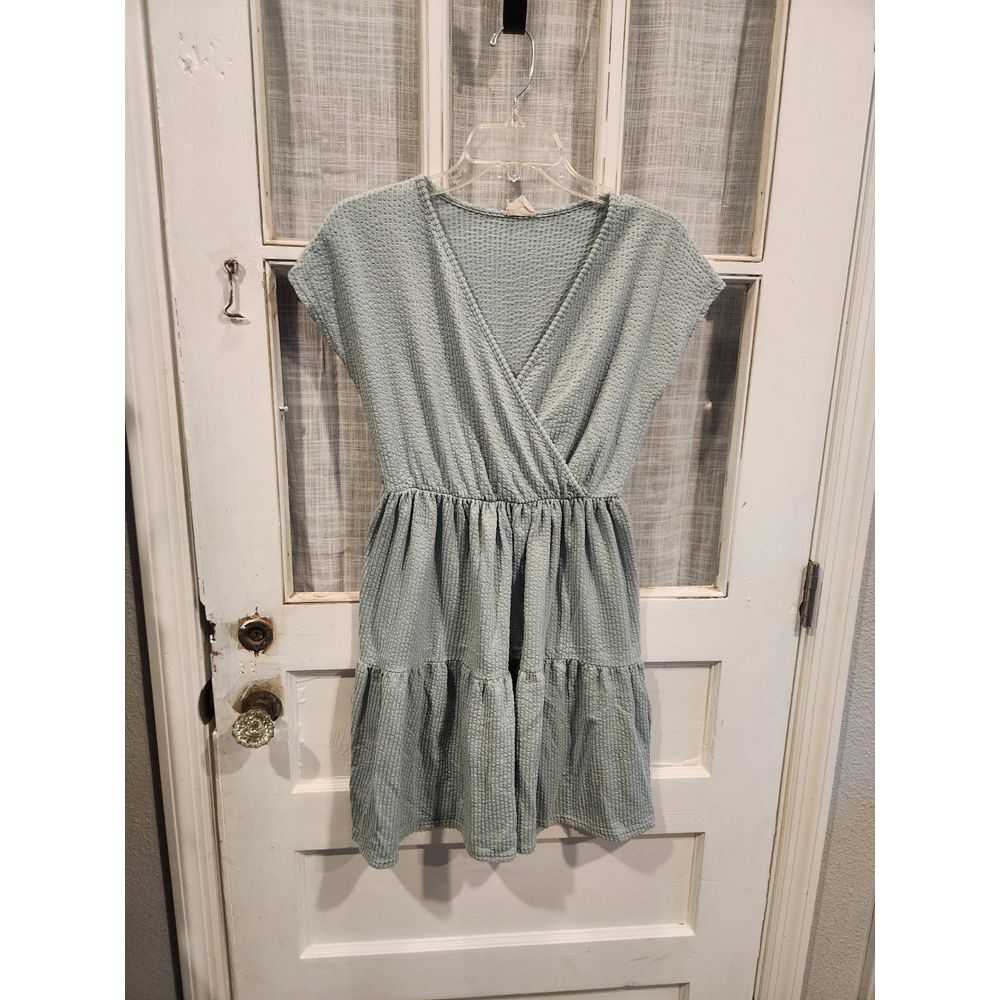 Caution to‎ the Wind Mint Green Tiered V-Neck Dress Women's Size Small